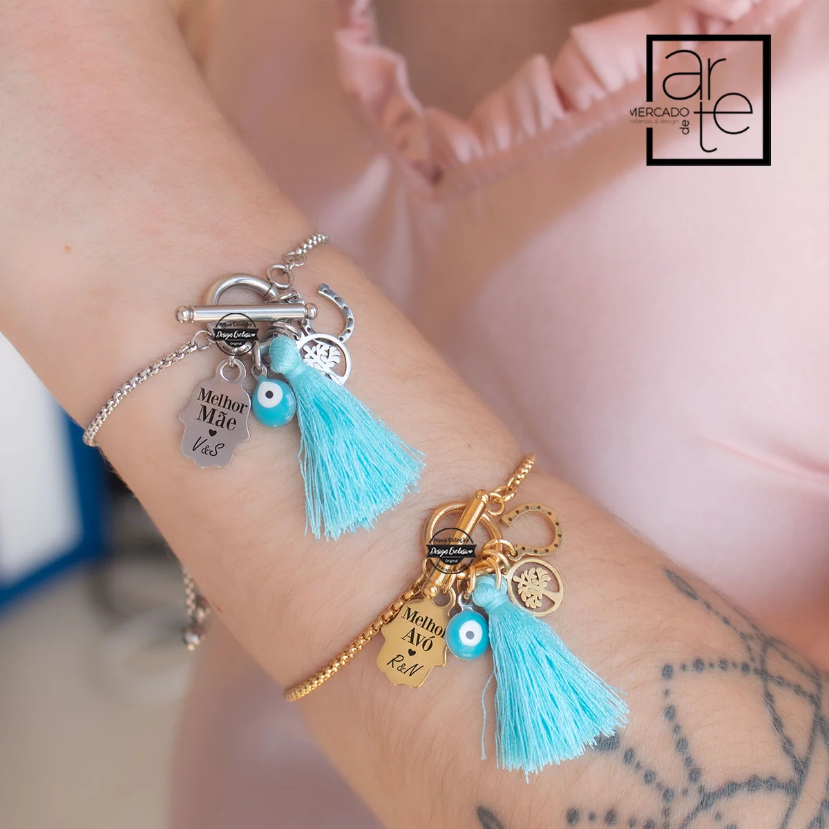 Pulseira pompom mão de fátima "Melhor mãe/avó" - Image 2